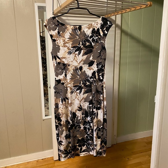 Connected Apparel Cap Sleeve Mock Wrap Dress gray leaf - Picture 15 of 16